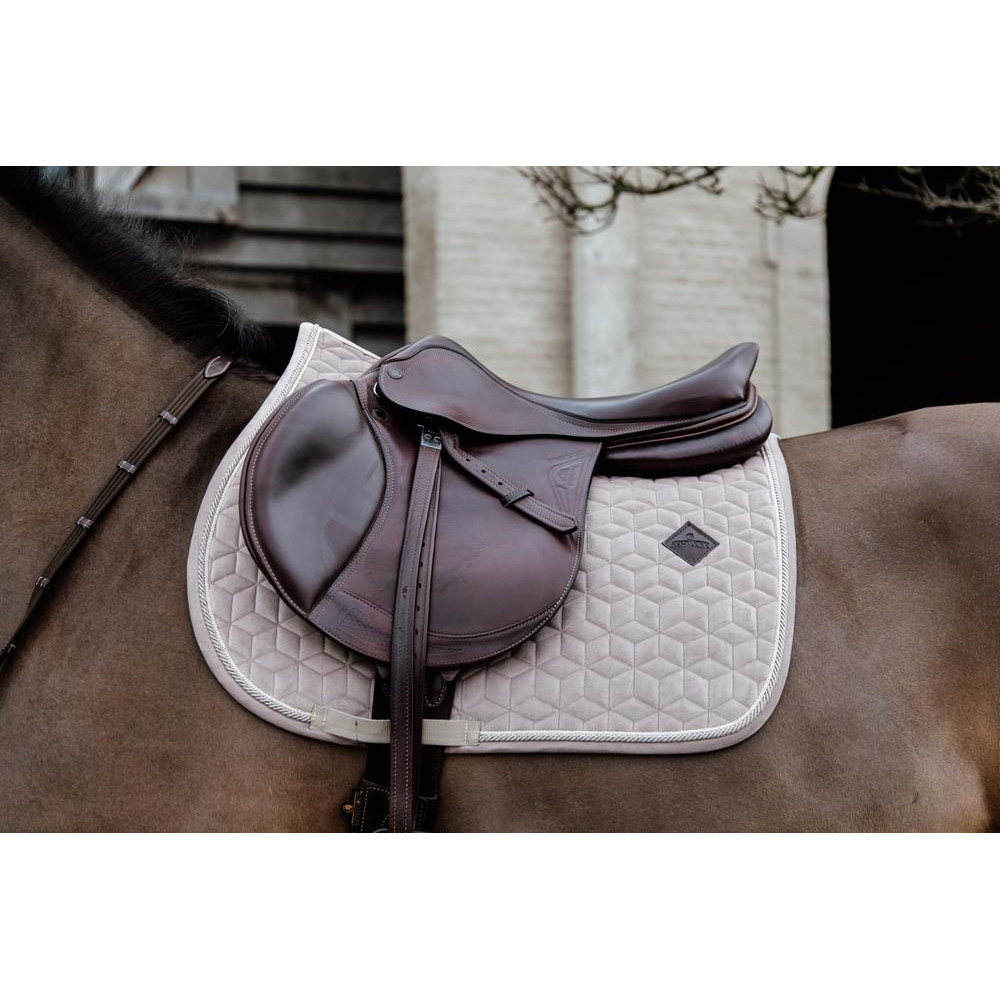 Tapis de selle dressage - Ruby/White | Fabricant et boutique d'équitation