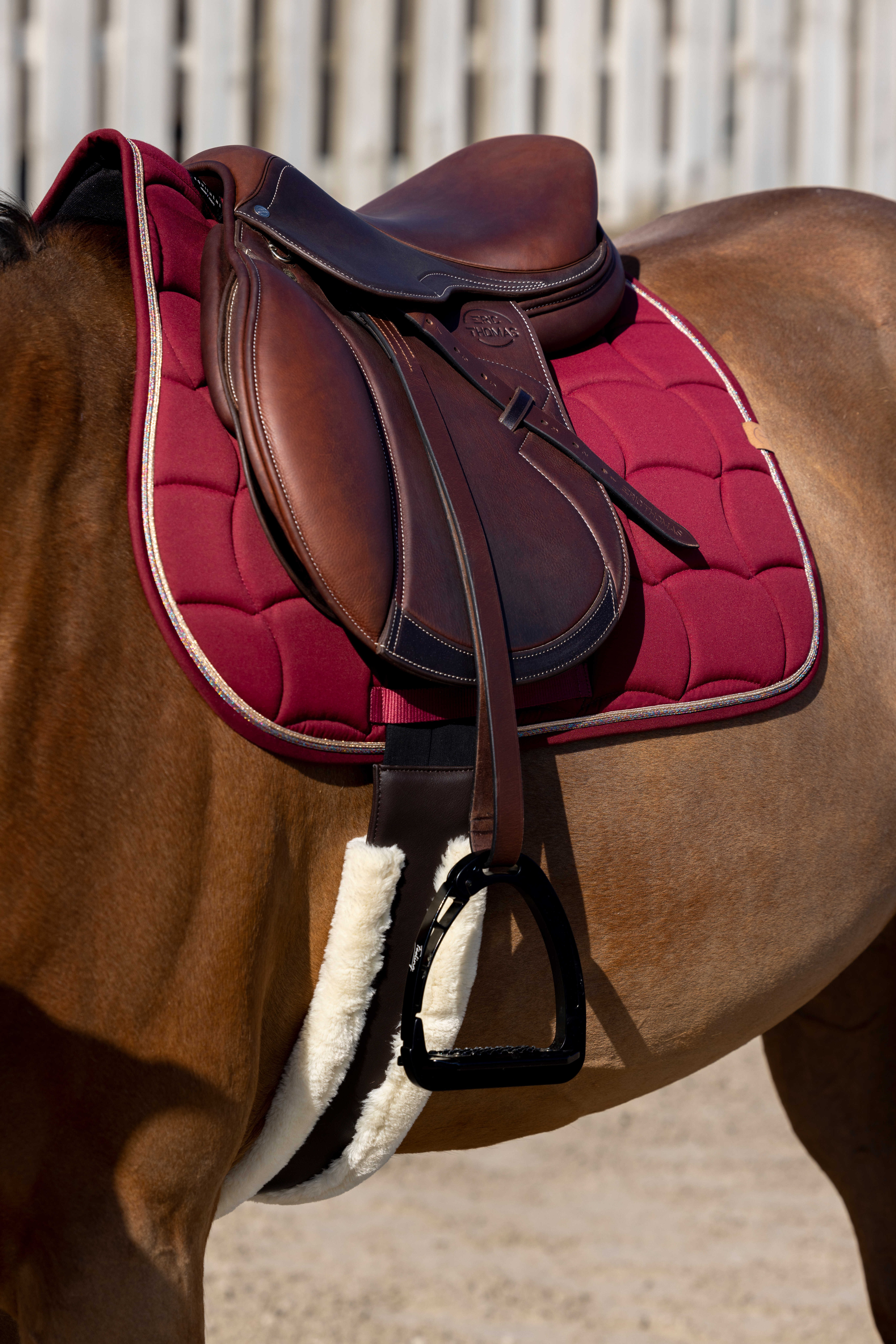 Tapis de selle Equithème Shiny Blanc Tapis de selle Equithème Shiny Blanc