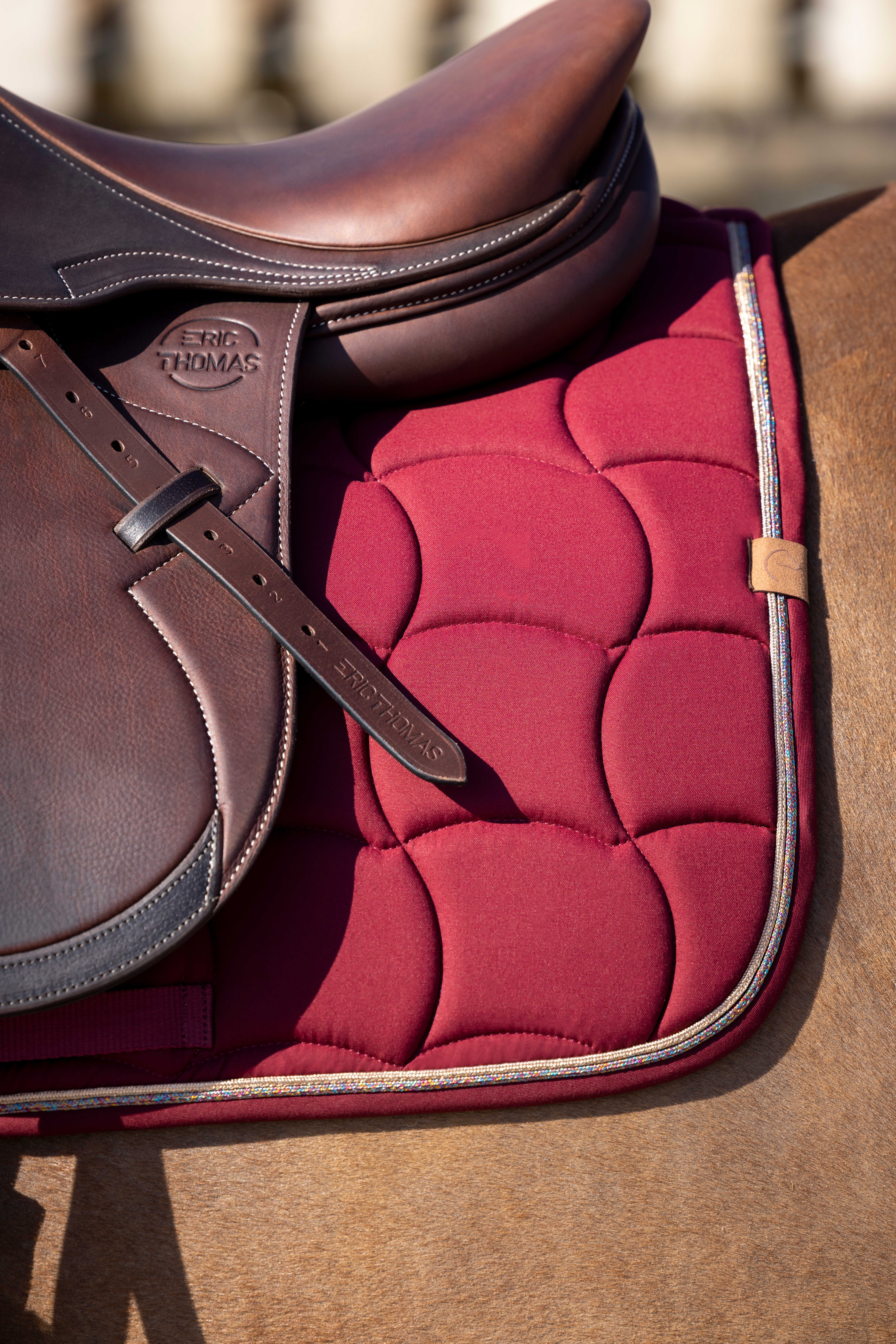 Tapis de selle Equithème Shiny Blanc Tapis de selle Equithème Shiny Blanc