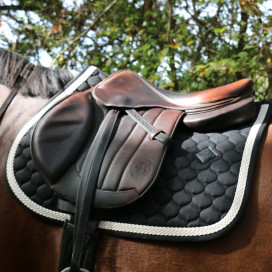 Tapis cheval noir