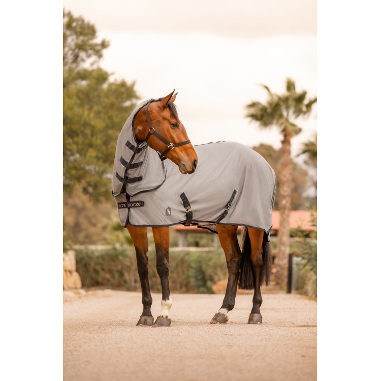 Couverture anti-mouches Horze Paso Fino avec couvre-cou amovible et protection UV Couverture anti-mouches Horze Paso Fino avec couvre-cou amovible et protection UV