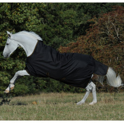 Couverture Bucas Irish Turnout High Neck Light 50g Noir / doré Couverture Bucas Irish Turnout High Neck Light 50g Noir / doré