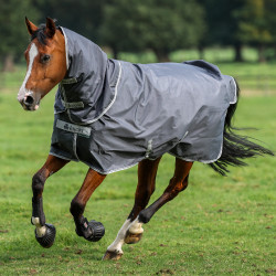 Couverture Bucas Smartex Medium 150g 1680D Iron Gate Gris Couverture Bucas Smartex Medium 150g 1680D Iron Gate Gris