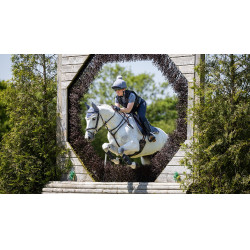 Tapis de selle mixte LeMieux Loire Classic GP Square Bleu jay Tapis de selle mixte LeMieux Loire Classic GP Square Bleu jay