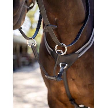 Fourche de martingale LeMieux élastique avec protection de poitrail Fourche de martingale LeMieux élastique avec protection de poitrail