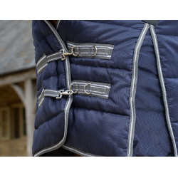 Couverture d'écurie Weatherbeeta Combo Channel Quilt II Bleu foncé / gris / blanc Couverture d'écurie Weatherbeeta Combo Channel Quilt II Bleu foncé / gris / blanc