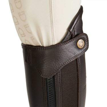 Mini-chaps en cuir perforé unisex pour un confort maximal Salisbury Equestro Marron Mini-chaps en cuir perforé unisex pour un confort maximal Salisbury Equestro Marron