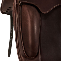 Selle de dressage Perugino avec petits taquets Acavallo Marron foncé