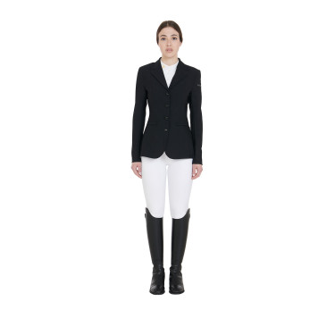 Veste de concours femme avec coupe anatomique 4 boutons Active Equestro Veste de concours femme avec coupe anatomique 4 boutons Active Equestro