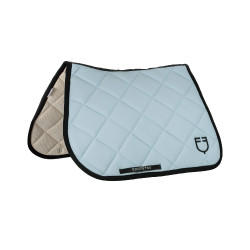 Tapis de selle obstacle en tissu technique avec logo brodé Black Line Edition Equestro Brume grise Bleu Tapis de selle obstacle en tissu technique avec logo brodé Black Line Edition Equestro Brume grise Bleu