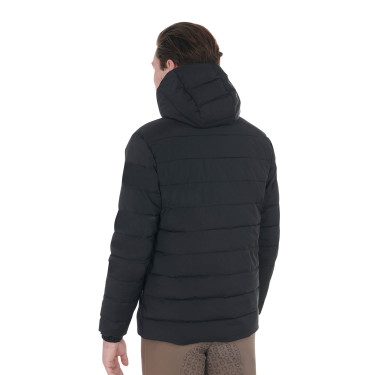 Doudoune en tissu stretch homme avec écusson en silicone Equestro Doudoune en tissu stretch homme avec écusson en silicone Equestro