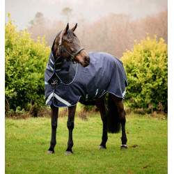 Couverture Horseware Rambo Duo Force 100g avec liners 100g et 300g 210D Marine / marine / blanc Bleu marine Couverture Horseware Rambo Duo Force 100g avec liners 100g et 300g 210D Marine / marine / blanc Bleu marine