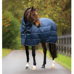 Couverture Horseware Amigo Insulator Plus 350g avec couvre-cou 210D Marine / marine / blanc Bleu marine Couverture Horseware Amigo Insulator Plus 350g avec couvre-cou 210D Marine / marine / blanc Bleu marine