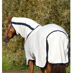 Couverture anti-mouches Rambo Natura Summer 0g avec couvre-cou Horseware Blanc / marine Couverture anti-mouches Rambo Natura Summer 0g avec couvre-cou Horseware Blanc / marine
