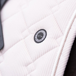 Tapis de selle HV Polo Dana Dressage Naturel Marron Tapis de selle HV Polo Dana Dressage Naturel Marron