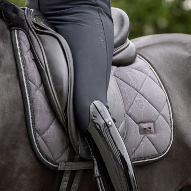 Tapis de selle dressage HV Polo avec mouton Lauren Tapis de selle dressage HV Polo avec mouton Lauren