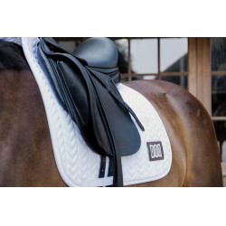 Tapis de selle compétition Fishbone avec 2 numéros Kentucky Dressage Blanc