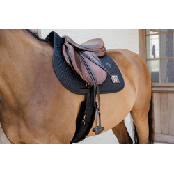 Tapis de selle compétition Fishbone avec 2 numéros Kentucky Jumping Noir Tapis de selle compétition Fishbone avec 2 numéros Kentucky Jumping Noir