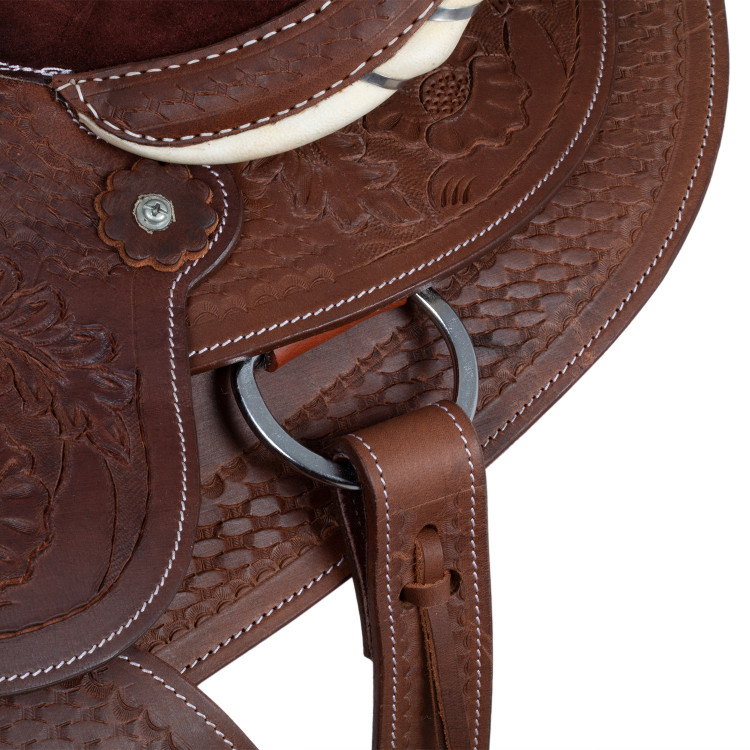 Selle western Lakota à jupe ronde gravée et avec fil d'argent Selle western Lakota à jupe ronde gravée et avec fil d'argent