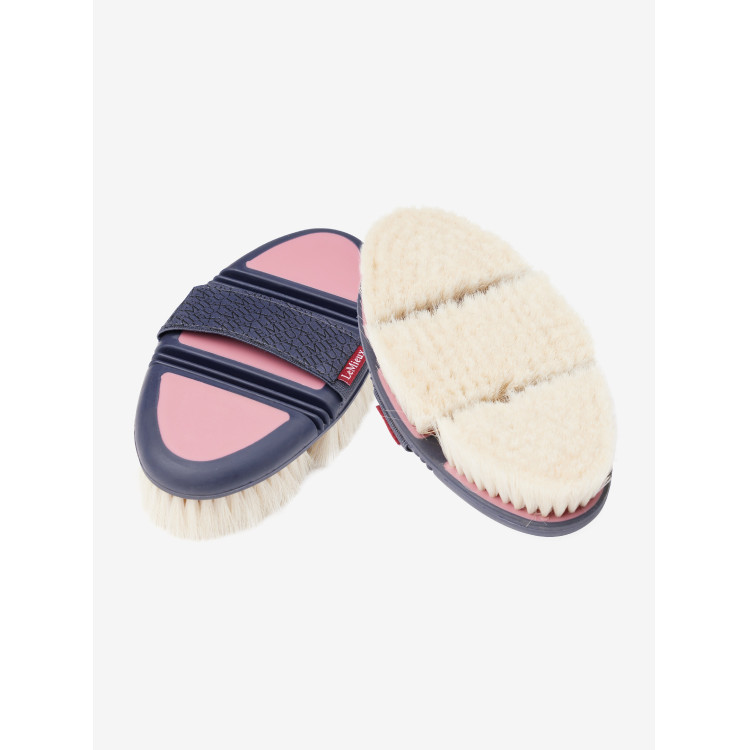 Brosse douce poils de chèvre Flexi LeMieux Brosse douce poils de chèvre Flexi LeMieux