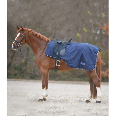 Couverture de pluie Waldhausen Comfort avec échancrure pour la selle Couverture de pluie Waldhausen Comfort avec échancrure pour la selle