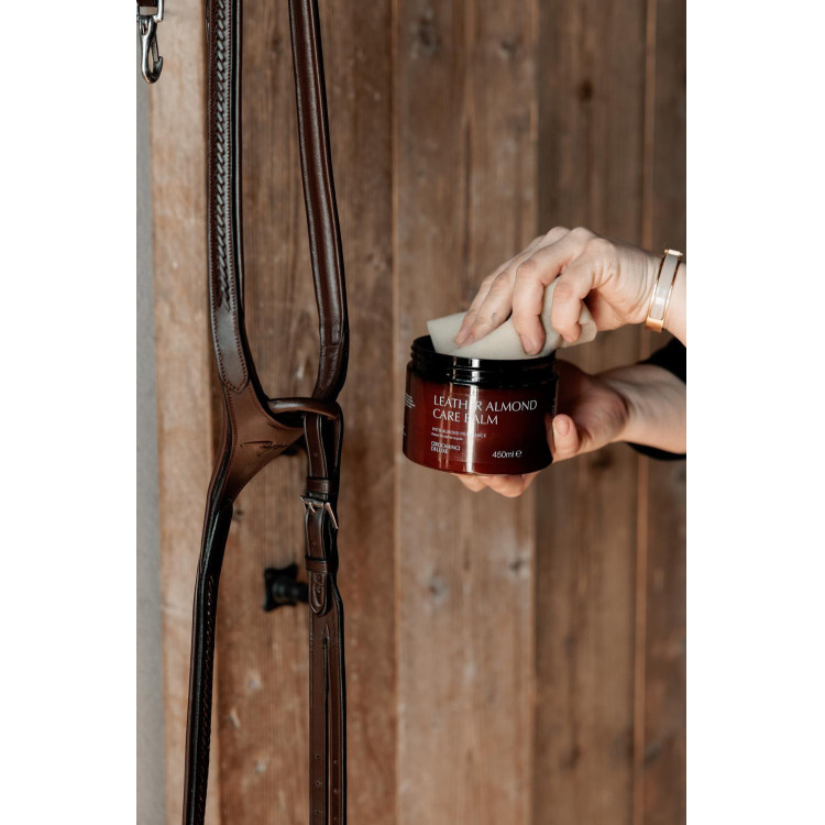 Baume pour cuir à l’Amande Grooming Deluxe by Kentucky Baume pour cuir à l’Amande Grooming Deluxe by Kentucky