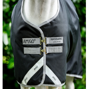 Couverture Horseware Amigo Bravo 12 50g Turnout Noir / gris titanium / argent Couverture Horseware Amigo Bravo 12 50g Turnout Noir / gris titanium / argent
