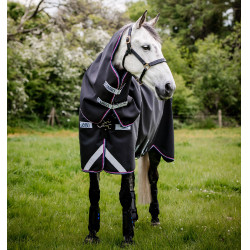 Couverture Horseware Rambo Supreme Turnout Vari-layer 1680D 250g Marine / bordeaux Bleu Couverture Horseware Rambo Supreme Turnout Vari-layer 1680D 250g Marine / bordeaux Bleu