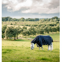 Couverture Horseware Rambo Supreme 1680D Turnout 0g Marine / orage / gris argent Bleu marine Couverture Horseware Rambo Supreme 1680D Turnout 0g Marine / orage / gris argent Bleu marine