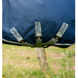 Couverture Horseware Amigo® Bravo 12 Plus Lite 0g 1200D Marine / gris titanium / argent Bleu marine Couverture Horseware Amigo® Bravo 12 Plus Lite 0g 1200D Marine / gris titanium / argent Bleu marine