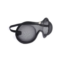 Lunettes grillagées...