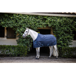 Couverture d'écurie Horseware Amigo Ripstop Insulator 350g Marine / gris titanium Bleu marine Couverture d'écurie Horseware Amigo Ripstop Insulator 350g Marine / gris titanium Bleu marine