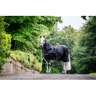 Couverture d'Extérieur Amigo® Bravo 12 Plus (Légère 100g) Noir / gris titane / argent Couverture d'Extérieur Amigo® Bravo 12 Plus (Légère 100g) Noir / gris titane / argent