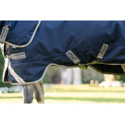 Couverture Horseware Amigo 1200D Plus Poney Turnout 250g Marine / gris titane / argent Bleu marine Couverture Horseware Amigo 1200D Plus Poney Turnout 250g Marine / gris titane / argent Bleu marine
