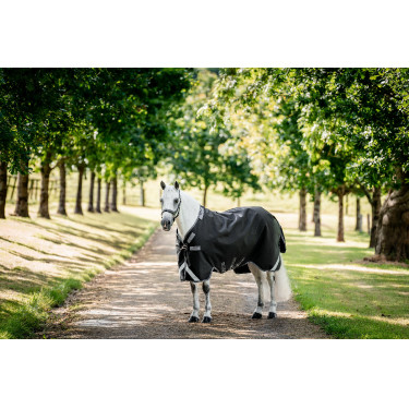 Couverture Horseware Rambo 1680D Turnout 100g Noir / orage / gris argent Couverture Horseware Rambo 1680D Turnout 100g Noir / orage / gris argent