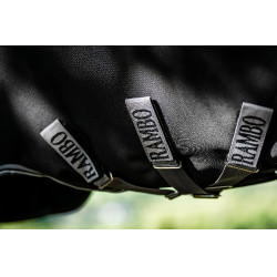 Couverture Horseware Rambo 1680D Turnout 450g VL Noir / orage / gris argent Couverture Horseware Rambo 1680D Turnout 450g VL Noir / orage / gris argent