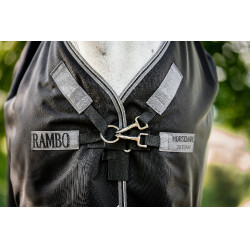 Couverture Horseware Rambo 1680D Turnout 450g VL Noir / orage / gris argent Couverture Horseware Rambo 1680D Turnout 450g VL Noir / orage / gris argent