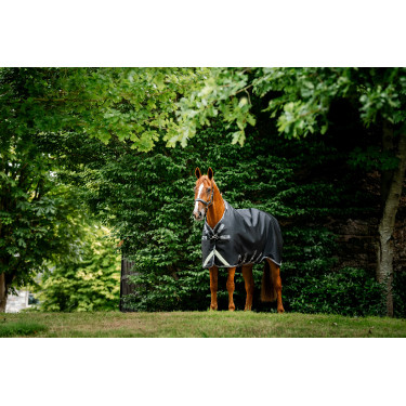 Couverture Horseware Rambo 1680D Turnout 450g VL Noir / orage / gris argent Couverture Horseware Rambo 1680D Turnout 450g VL Noir / orage / gris argent