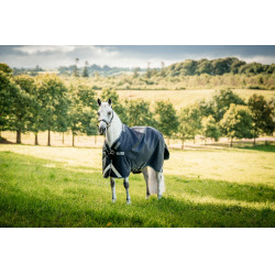 Couverture Horseware Rambo 1680D Turnout 50g Marine / orage / gris argent Bleu marine Couverture Horseware Rambo 1680D Turnout 50g Marine / orage / gris argent Bleu marine