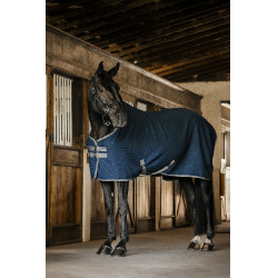 Couverture séchante Horseware Rambo Techni Waffle Cooler Marine / orage / gris argent Bleu marine Couverture séchante Horseware Rambo Techni Waffle Cooler Marine / orage / gris argent Bleu marine