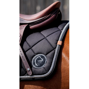 Tapis de selle Equithème Badge 2.0 Noir Tapis de selle Equithème Badge 2.0 Noir