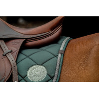 Tapis de selle Equithème Badge 2.0 Vert foncé Tapis de selle Equithème Badge 2.0 Vert foncé
