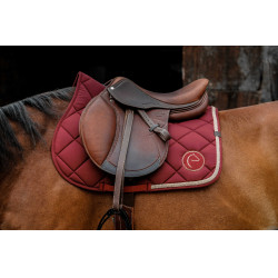 Tapis de selle Equithème Badge 2.0 Bordeaux Tapis de selle Equithème Badge 2.0 Bordeaux