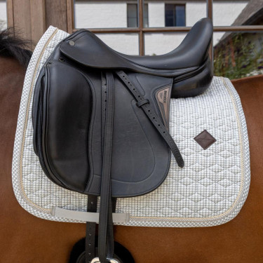 Tapis de selle Kentucky Velvet Dressage Printing Gris / blanc Tapis de selle Kentucky Velvet Dressage Printing Gris / blanc