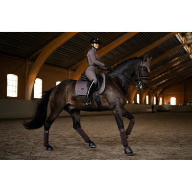 Tapis de dressage Equestrian Stockholm Amaranthe Tapis de dressage Equestrian Stockholm Amaranthe
