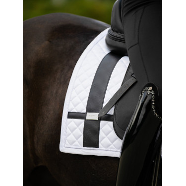Tapis de dressage Equestrian Stockholm avec bandes Blanc Tapis de dressage Equestrian Stockholm avec bandes Blanc