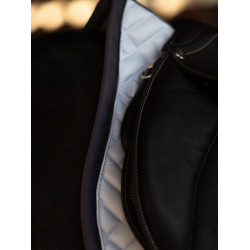 Tapis de selle Equestrian Stockholm jumping Modern Blanc violet sombre Tapis de selle Equestrian Stockholm jumping Modern Blanc violet sombre