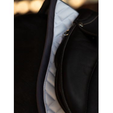 Tapis de selle Equestrian Stockholm jumping Modern Blanc violet sombre Tapis de selle Equestrian Stockholm jumping Modern Blanc violet sombre
