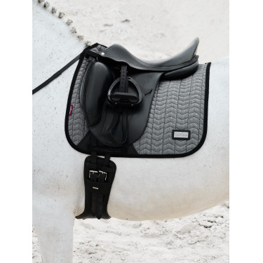 Tapis LeMieux Aspen Square Dressage Motif chevrons Tapis LeMieux Aspen Square Dressage Motif chevrons