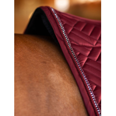 Tapis de selle Equestrian Stockholm Jumping faux mouton Crystal Bordeaux